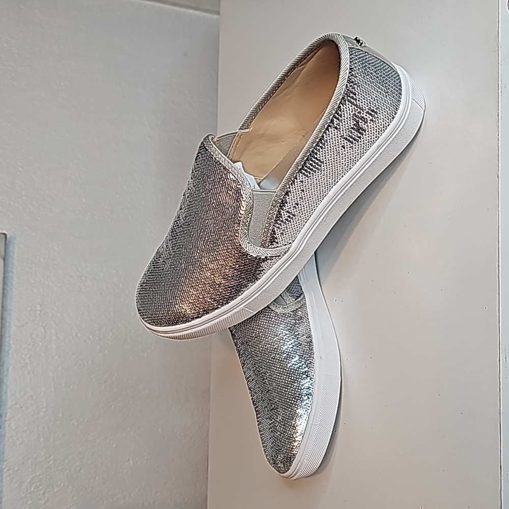 Feversole Women's Silver Sequin Slip-On Sneaker Casual Flat Loafers Size 8